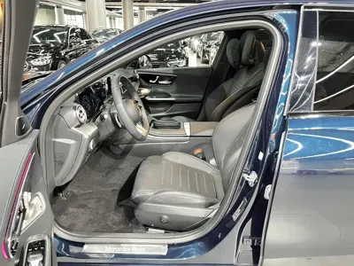 Mercedes-Benz C-Class 2024, 11000 км, за 32238.55 USD
