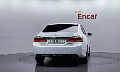 Honda Accord 2014, 157644 км, за 4463.7 USD