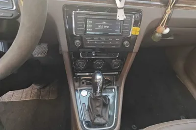 Volkswagen Bora 2014, 77100 км, за 3979 USD - фото 13