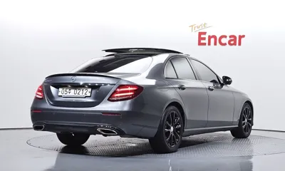 Mercedes-Benz E-Class 2017, 79569 км, за 12546.31 USD