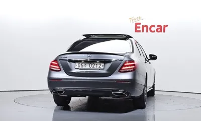 Mercedes-Benz E-Class 2017, 79569 км, за 12546.31 USD