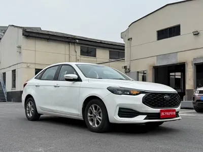 Ford Escort 2022, 20000 км, за 4855.7 USD