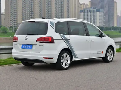 Volkswagen Sharan 2019, 96000 км, за 17137.66 USD