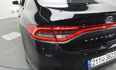Hyundai Grandeur 2018, 159231 км, за 8788.28 USD - фото 23