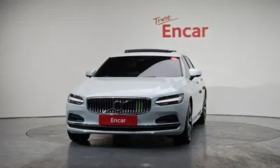 Volvo S90 2023, 35955 км, за 27483.42 USD