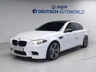 BMW M5 · 2015 год