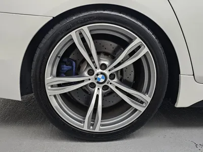 BMW M5 2015, 141324 км, за 16576.73 USD