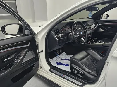 BMW M5 2015, 141324 км, за 16576.73 USD - фото 11
