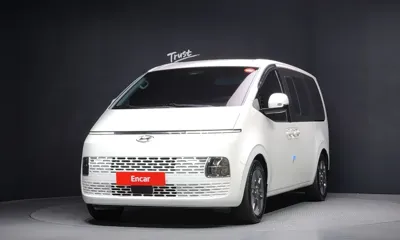 Hyundai Staria · 2023 год