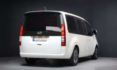 Hyundai Staria 2023, 105054 км, за 15791.21 USD