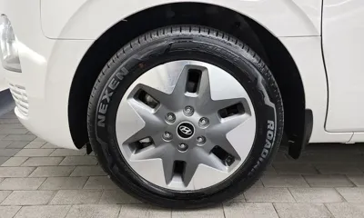 Hyundai Staria 2023, 105054 км, за 15791.21 USD