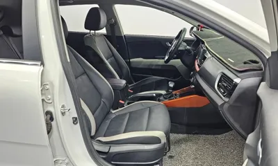 Kia Stonic 2020, 68649 км, за 8800.89 USD - фото 11