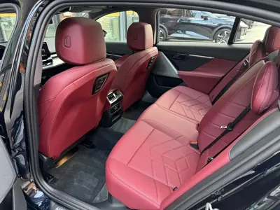 BMW i5 2025, 14100 км, за 35185.4 USD - фото 8