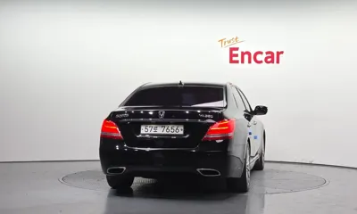 Hyundai Equus 2015, 159496 км, за 8342.09 USD