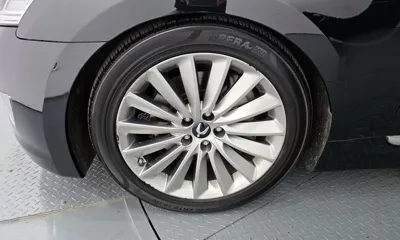 Hyundai Equus 2015, 159496 км, за 8342.09 USD