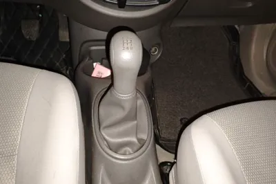 Nissan Sunny 2016, 73200 км, за 6038 USD - фото 13