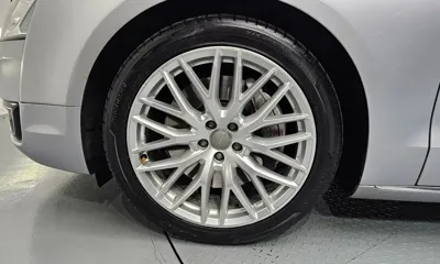 Audi A8 2015, 146749 км, за 13121.96 USD