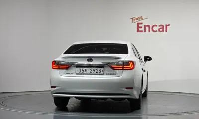 Lexus ES 2018, 87961 км, за 18526.94 USD