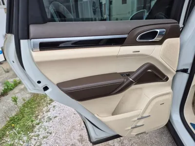 Porsche Cayenne 2017, 182800 км, за 15439.12 USD - фото 8