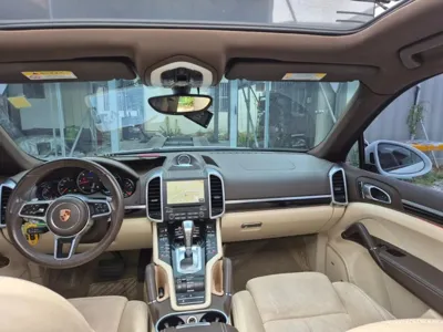 Porsche Cayenne 2017, 182800 км, за 15439.12 USD - фото 11