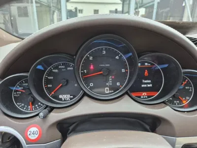 Porsche Cayenne 2017, 182800 км, за 15439.12 USD - фото 14