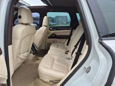 Porsche Cayenne 2017, 182800 км, за 15439.12 USD - фото 17