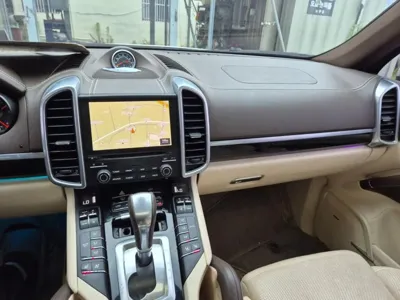 Porsche Cayenne 2017, 182800 км, за 15439.12 USD - фото 19