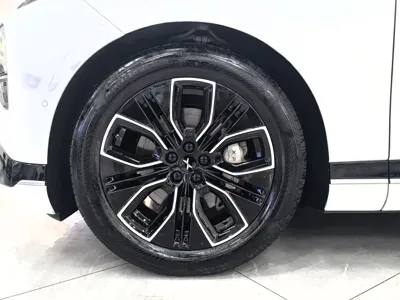 Xpeng G9 2025, 6000 км, за 27268.93 USD