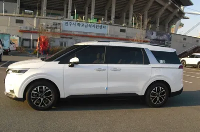 Kia Canival 2021, 47530 км, за 16082.45 USD