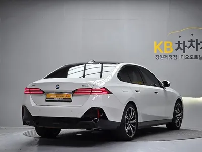 BMW 5-Series 2026, 4701 км, за 61375.87 USD