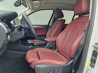 BMW iX3 2024, 26000 км, за 27276.09 USD