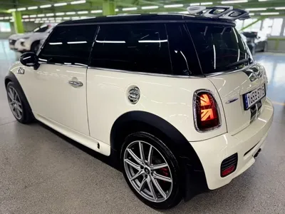MINI Cooper 2010, 137722 км, за 3610.35 USD