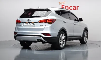 Hyundai Santafe 2016, 144323 км, за 7214.13 USD