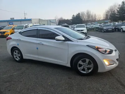 Hyundai Avante 2014, 96000 км, за 4618.43 USD