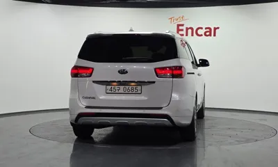 Kia Canival 2016, 127201 км, за 7866.21 USD