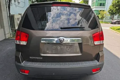 Kia Borrego 2015, 148600 км, за 8241 USD
