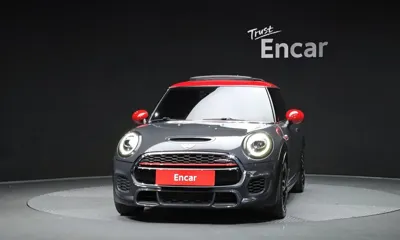 MINI Cooper 2019, 105266 км, за 10241.16 USD