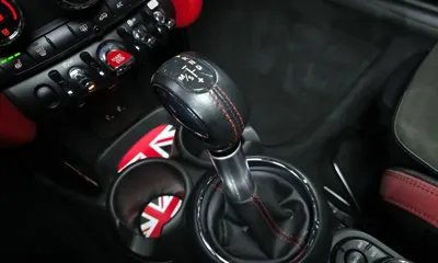 MINI Cooper 2019, 105266 км, за 10241.16 USD - фото 9
