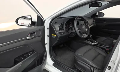 Hyundai Avante 2018, 60638 км, за 7220.69 USD - фото 10