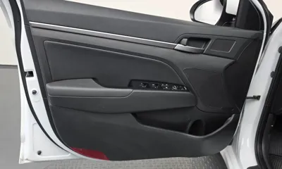 Hyundai Avante 2018, 60638 км, за 7220.69 USD - фото 24