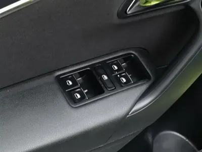 Volkswagen Polo 2014, 153600 км, за 2758.46 USD - фото 9