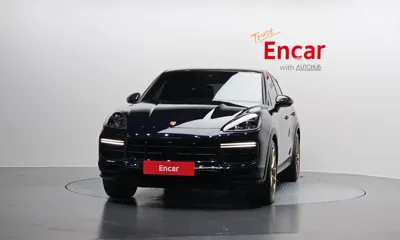 Porsche Cayenne 2022, 13040 км, за 142120.67 USD
