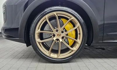 Porsche Cayenne 2022, 13040 км, за 142120.67 USD