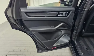 Porsche Cayenne 2022, 13040 км, за 142120.67 USD - фото 25