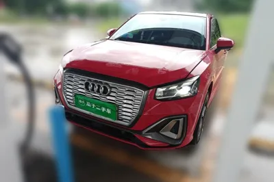 Audi Q2L e-tron · 2022 год