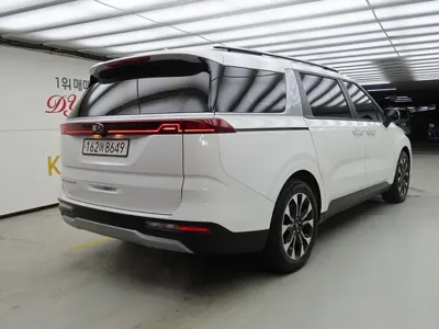 Kia Canival 2021, 48978 км, за 15536.63 USD