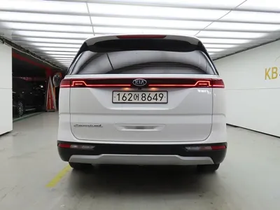 Kia Canival 2021, 48978 км, за 15536.63 USD