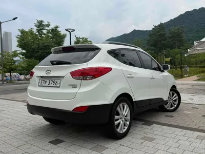 Hyundai Tucson 2012, 124000 км, за 3516.31 USD