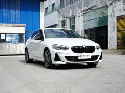 BMW 1 Series 2021, 40000 км, за 13213.4 USD