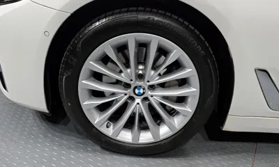 BMW 5-Series 2021, 25480 км, за 27023.45 USD